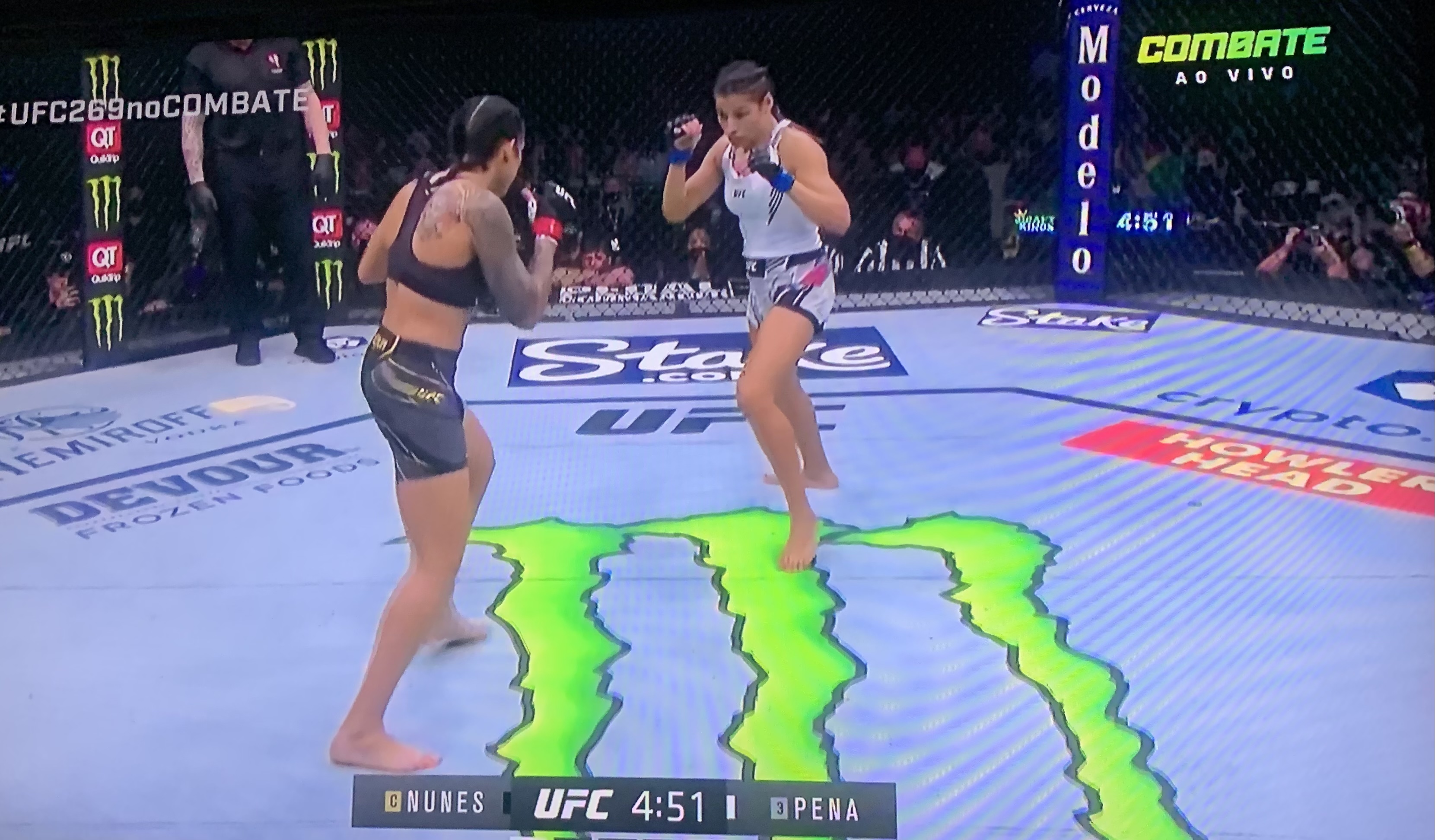 VÍDEO: Amanda Nunes é finalizada por Julianna Peña no UFC 269