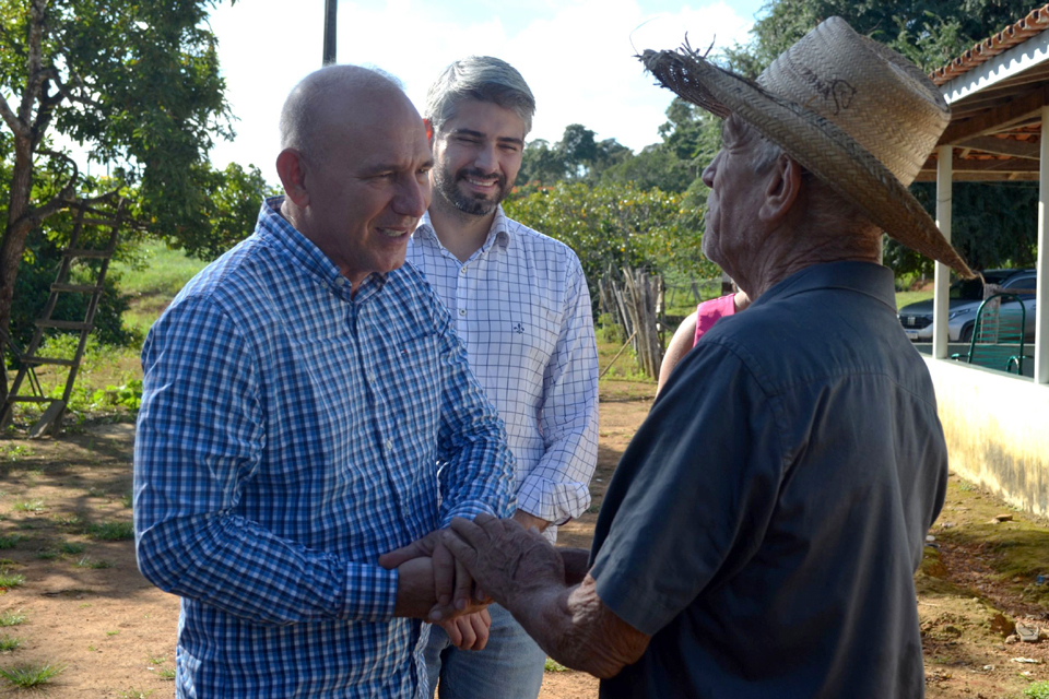 Parceria entre Ezequiel Neiva e prefeitura garante melhorias em estradas vicinais em Machadinho