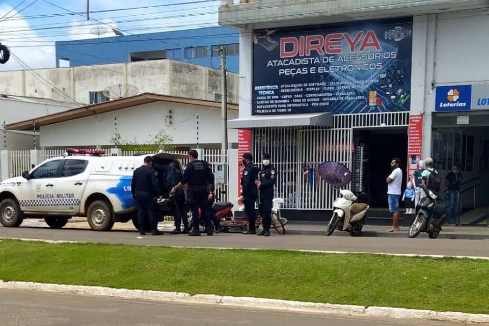Pai e filha venezuelanos são agredidos e donos de loja acabam presos