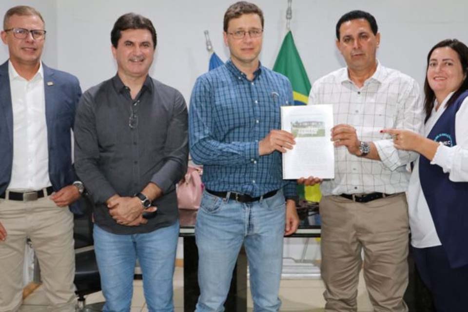 Prefeito Aldo Júlio recebe presidente do Tribunal de Contas do Estado