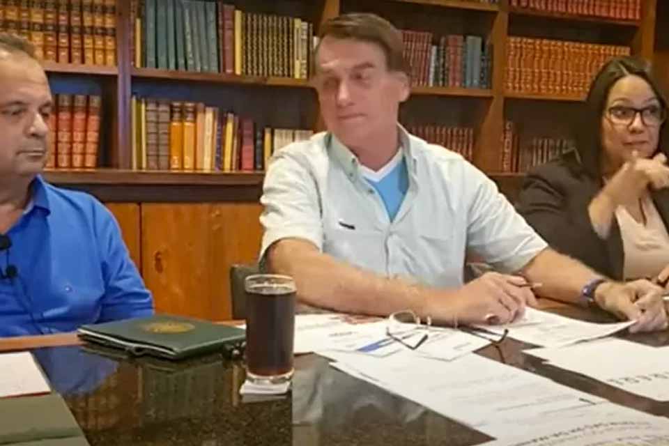Bolsonaro sobre vacina contra covid: “É o tempo todo o pessoal enchendo”