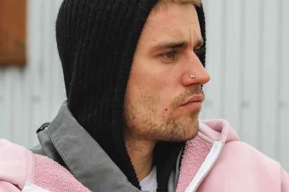 “Não mereço o perdão de Jesus”, diz Justin Bieber em reflexão nas redes sociais