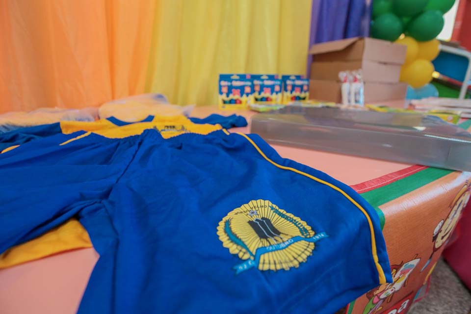 Prefeitura de Porto Velho garante distribuição de kits escolares 2023