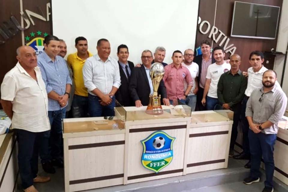 Federação apresenta troféu do Campeonato Rondoniense e homenageia jornalista 
