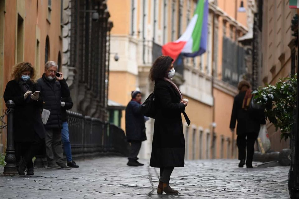 Hospitais italianos tratam coronavírus com sangue de doentes curados