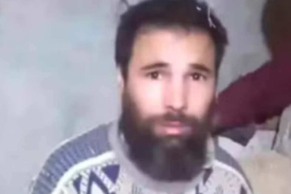 O homem é encontrado vivo em porão do vizinho após 26 anos desaparecido