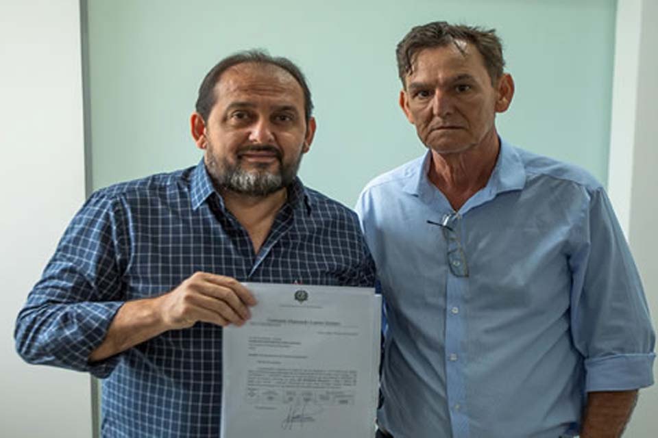 A pedido de Edis Farias, deputado Laerte Gomes destinará ambulância ao Distrito Rondominas