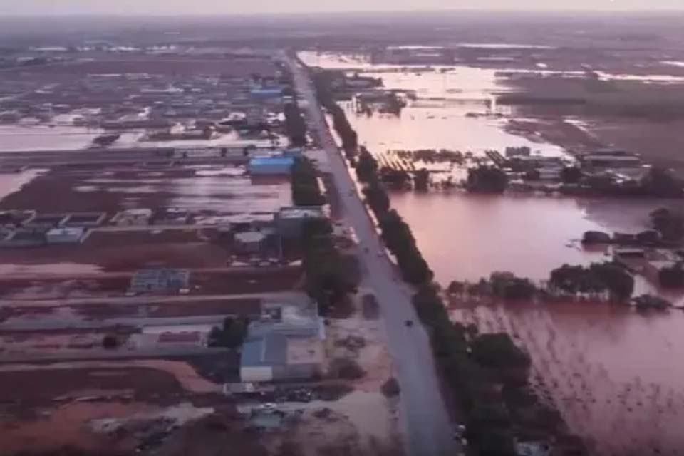 Inundações na Líbia forçaram o deslocamento de mais de 43 mil pessoas