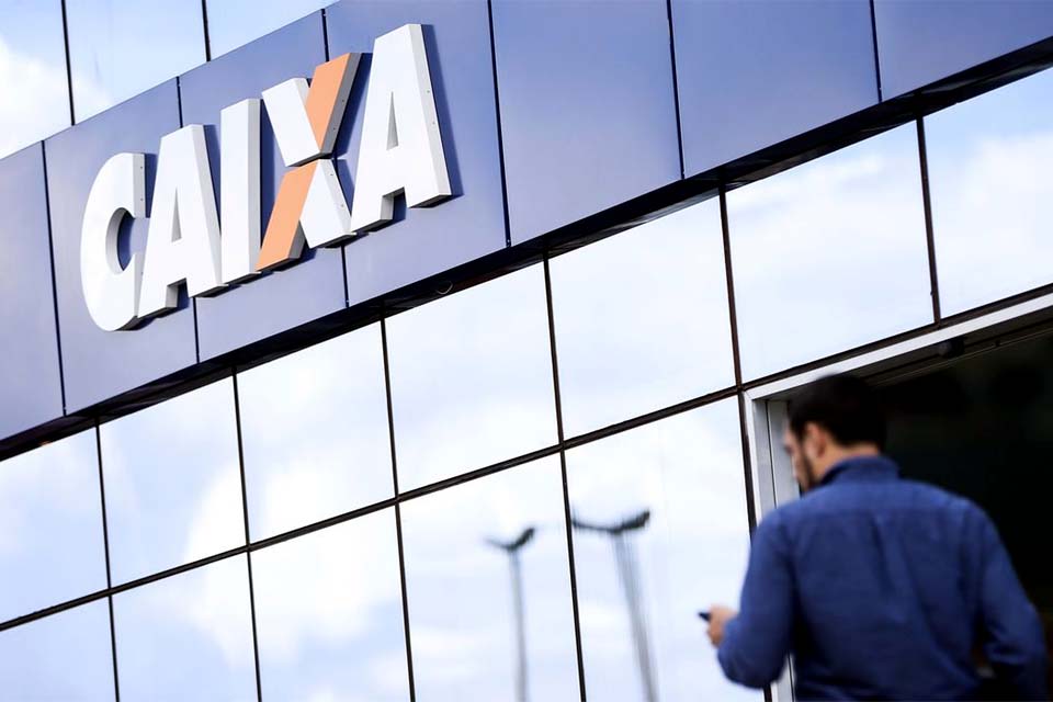 Caixa abre 772 agências hoje para pagar saque emergencial do FGTS