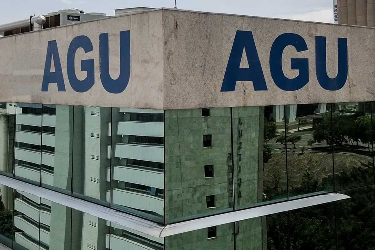 AGU defende no STF derrubada de lei que reduz penas para condenados pelos atos de 8 de janeiro