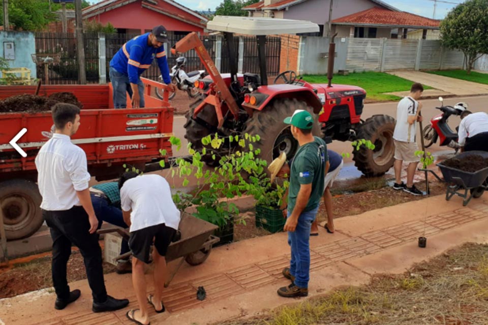 Horto Municipal em parceria com o projeto “Plante Bem” relaiza o plantio de 60 mudas de espécies variadas