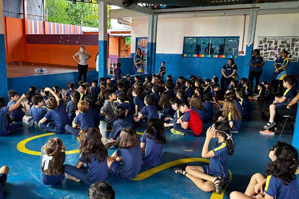 Prefeitura faz ação educativa sobre meio ambiente com alunos do Instituto Educacional Marise Castiel 