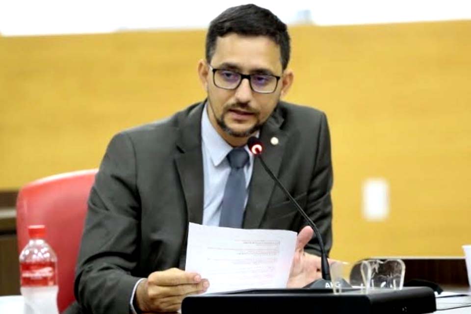 Governo atende deputado Anderson e informa o retorno de 32 postos de vigilantes nas escolas de Rondônia