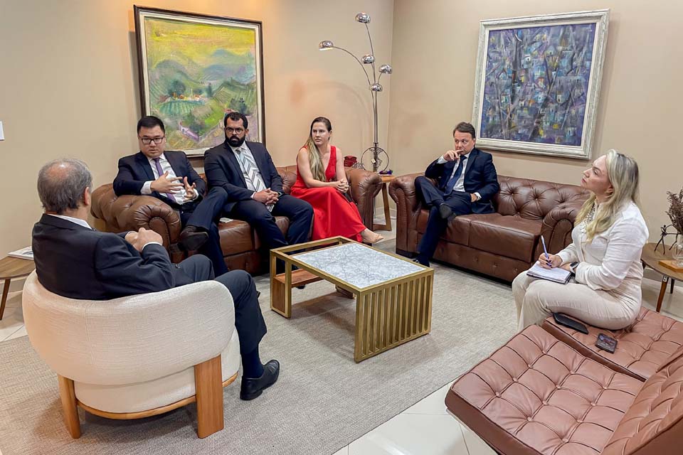 Presidente do Tribunal de Justiça de Rondônia recebe visita de aprovados no XX Concurso para Juiz(a) Substituto(a)