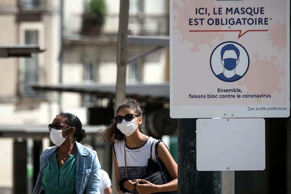 França registra mais de 4.500  novos casos pelo segundo dia consecutivo