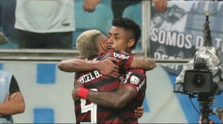 VÍDEO - Gols e Melhores Momentos de Flamengo 3 x 1 Bahia