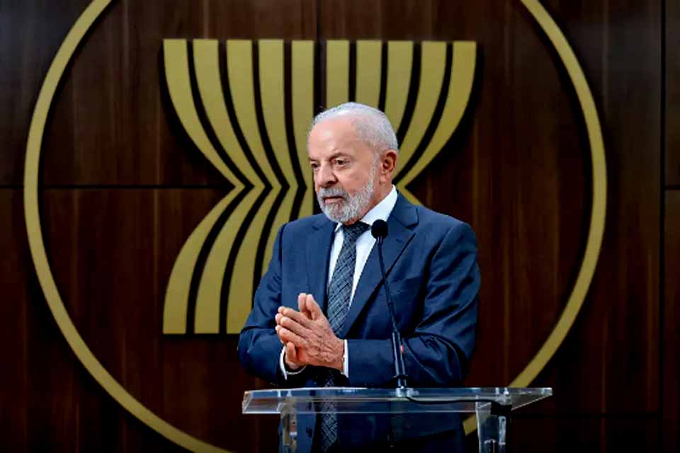 Lula quer discutir com Trump punição dada a ministros do STF