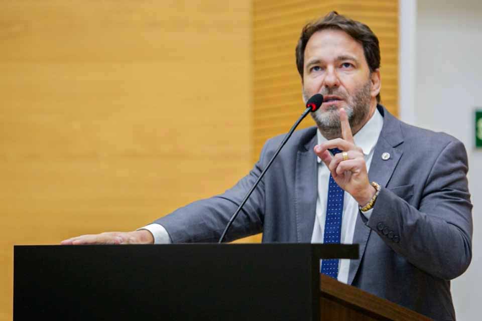 Alex Redano indica reforma urgente da Escola Maria Abreu Bianco em Campo Novo de Rondônia