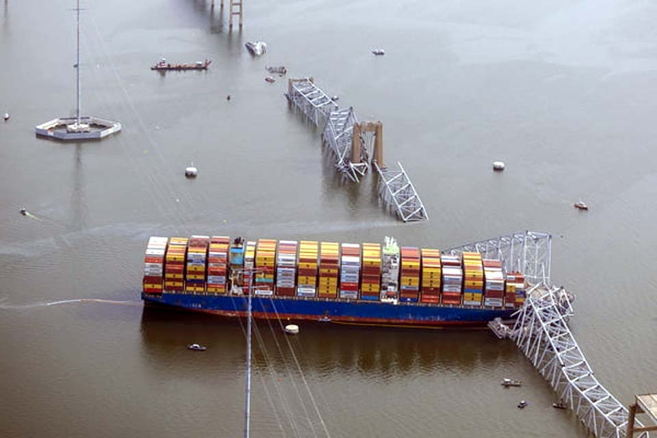 FBI investiga colisão de navio que derrubou ponte em Baltimore, Estados Unidos