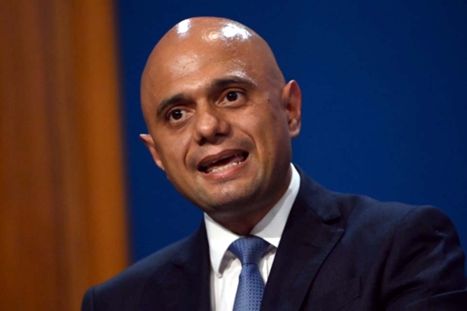 Vacinas devem proteger infectados por variante Ômicron, diz secretário