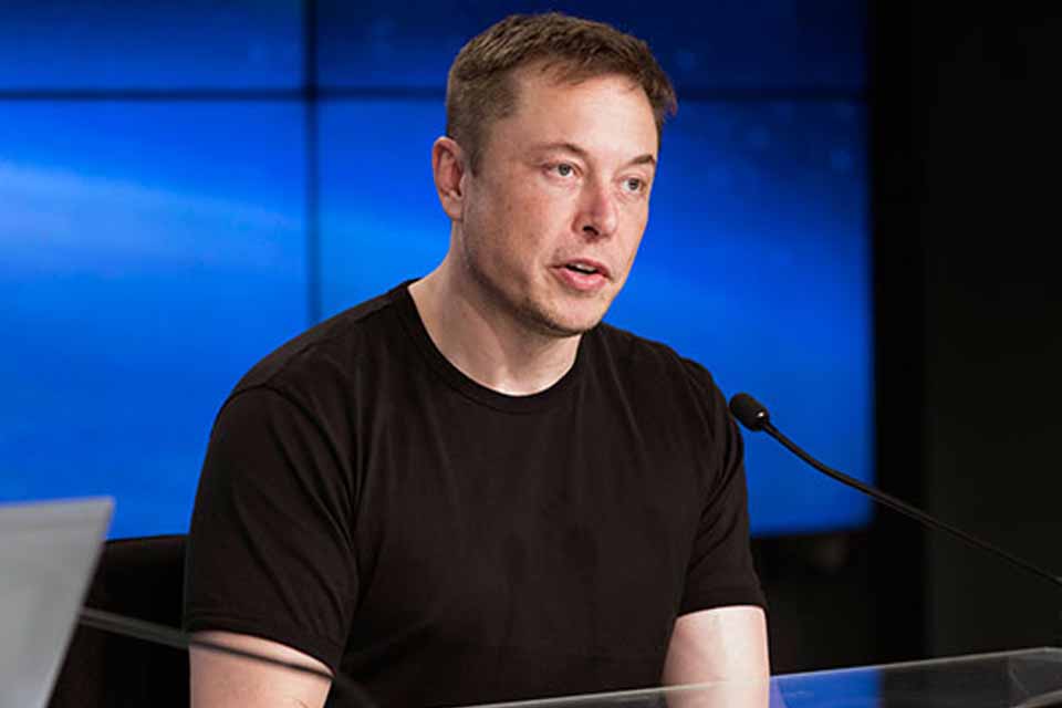Soldado Ucraniano pede ajuda a Elon Musk para sair da siderúrgica