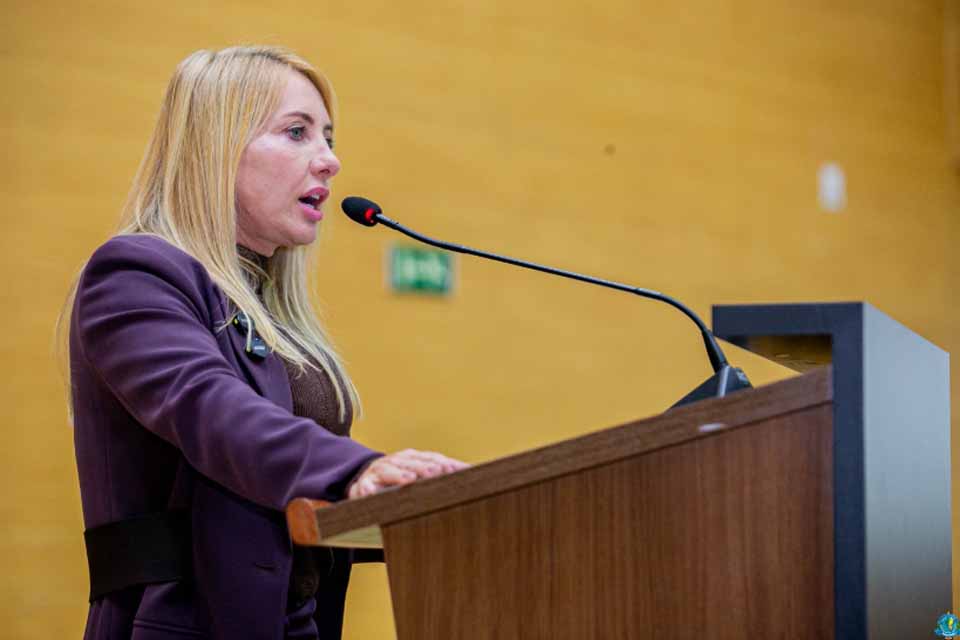 Ieda Chaves pede veículo para transporte de pacientes em hemodiálise em Espigão do Oeste