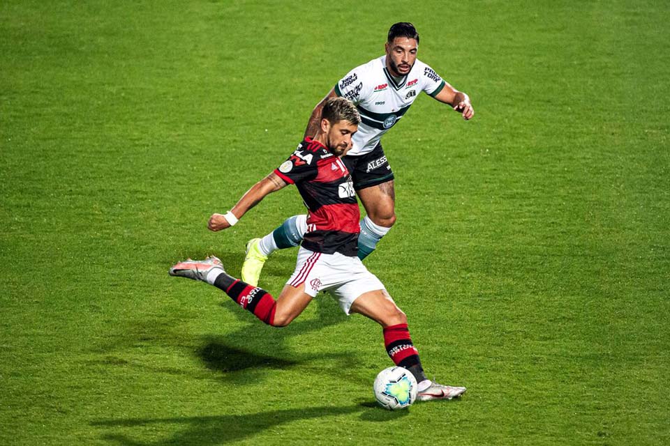 No Brasileirão, Flamengo recebe Coritiba em busca de recuperação