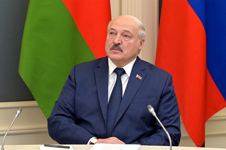 Lukashenko diz que preparação para guerra é garantia de vida pacífica