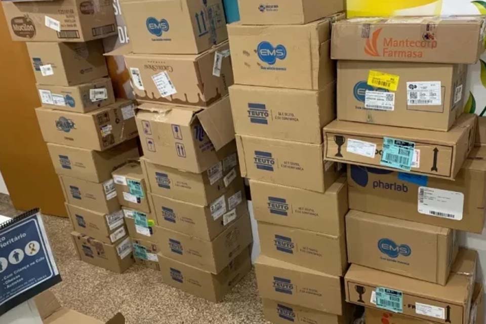 Farmácia Básica Municipal está sendo reabastecida com a chegada de novos medicamentos
