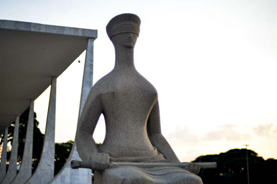 Ministra do STF suspende decretos que ampliaram acesso a armas