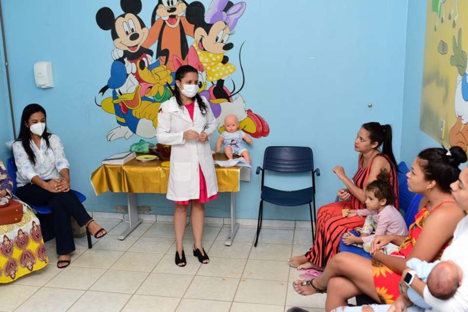 Roda de conversa aborda introdução alimentar e aleitamento materno