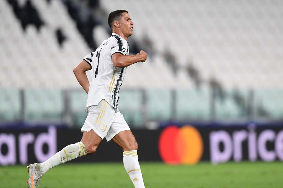 VÍDEO  - Cristiano Ronaldo marca dois, mas Juventus é eliminada pelo Lyon na Champions League
