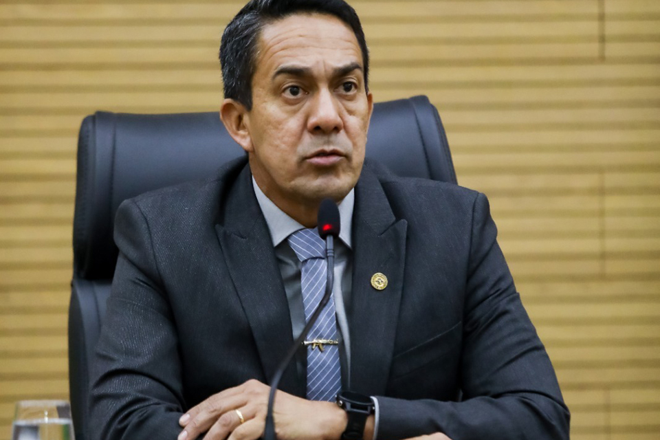 Eyder Brasil investe mais de R$ 3,7 milhões em 21 escolas municipais e estaduais de Rondônia