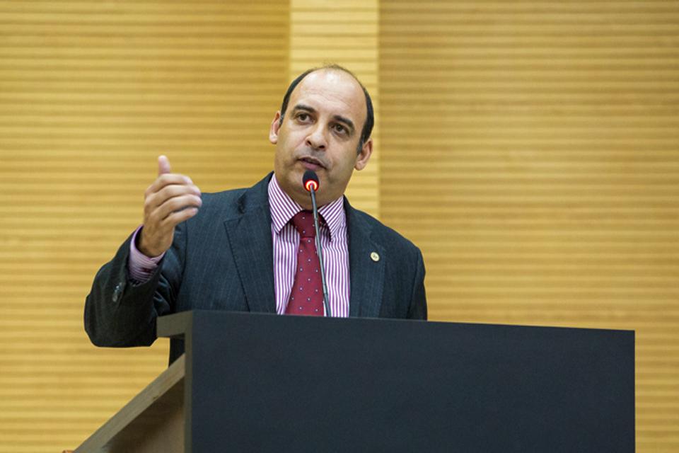 Deputado Ari Saraiva pede agilidade na expedição da Carteira de Identidade em Rondônia