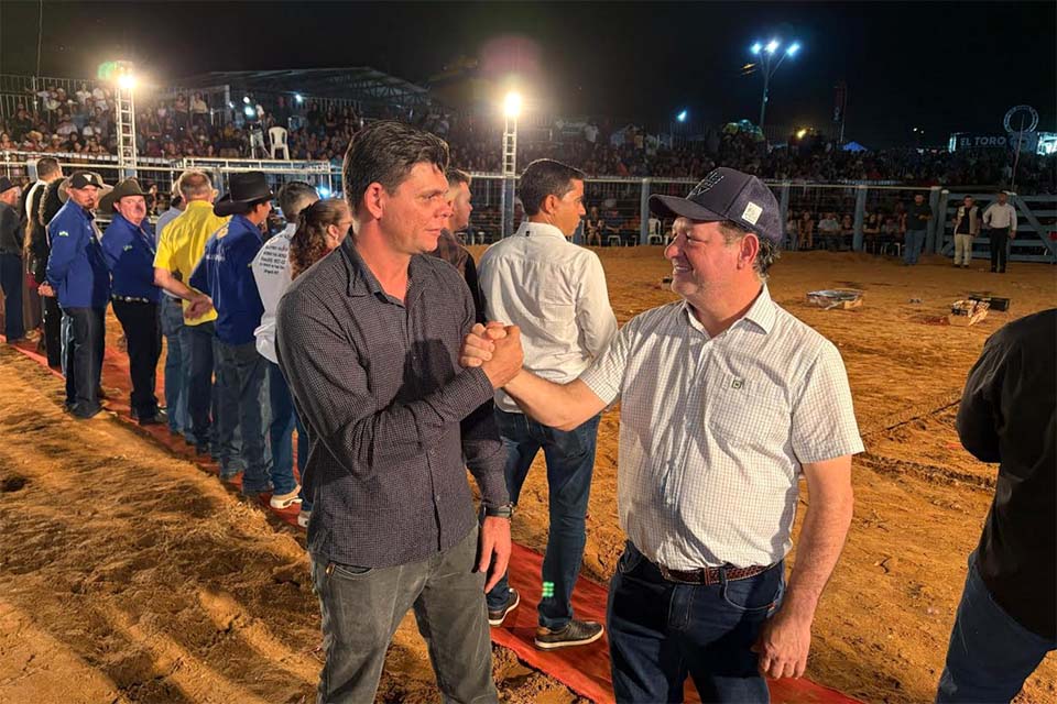 Deputado Pedro Fernandes participa da 19ª Expour em Urupá e destaca união de forças pelo setor produtivo e cultural