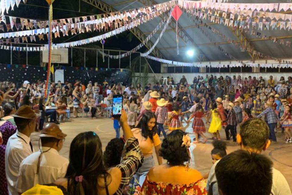 Arraiá de Nova Estrela contou com a participação da comunidade estudantil