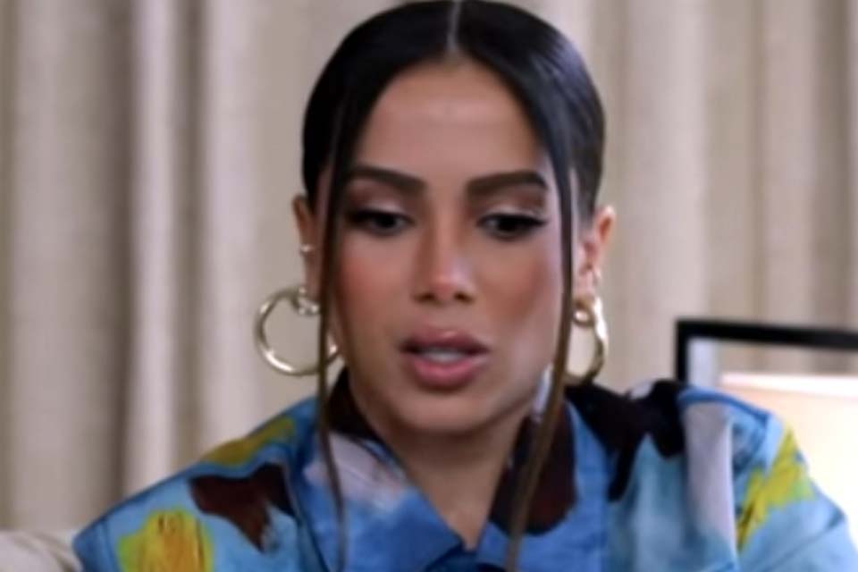 Anitta é internada e cancela participação na Farofa da Gkay