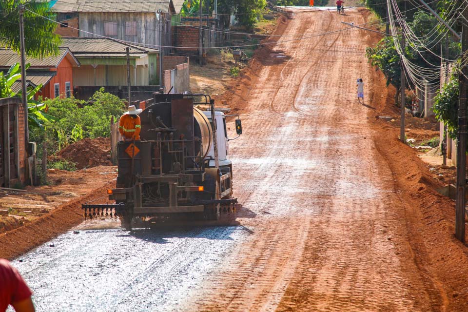 Rua Sebastião Cabral de Souza no setor 4 é imprimada e está pronta para receber a capa asfáltica