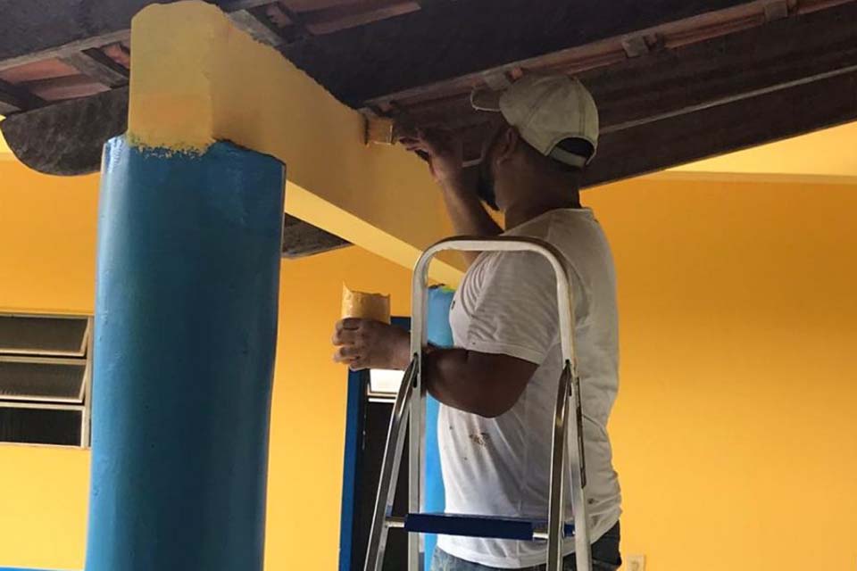 Prefeitura realiza manutenção e reforma de escolas durante o período de férias