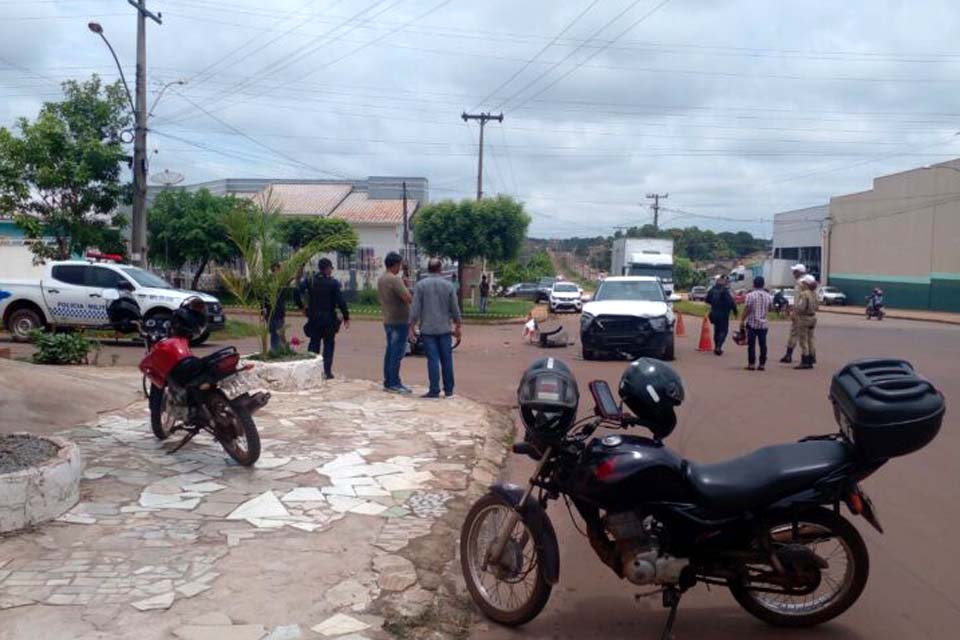 Motociclista é socorrido após colisão em carro em Rolim de Moura