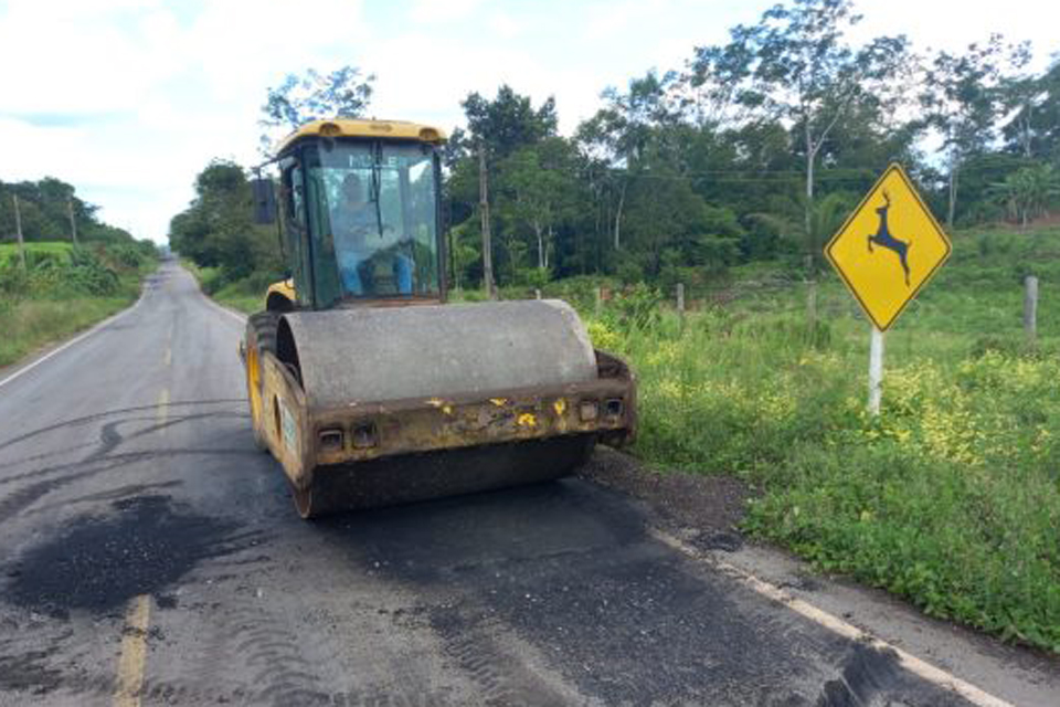 DER intensifica manutenções em rodovias pavimentadas da região da Zona da Mata