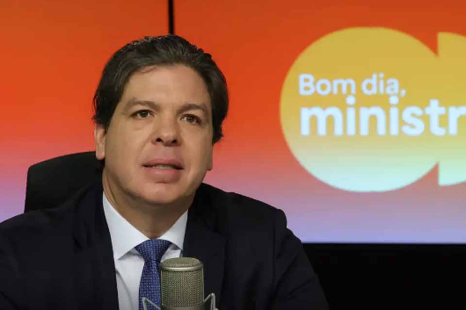Governo diz que conectará 100% das escolas até fim de 2026