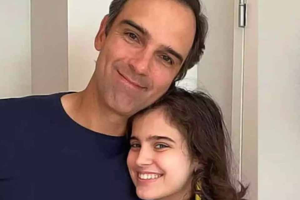 Tadeu Schmidt fala sobre aceitação da sexualidade da filha: “Não existe nada de errado”