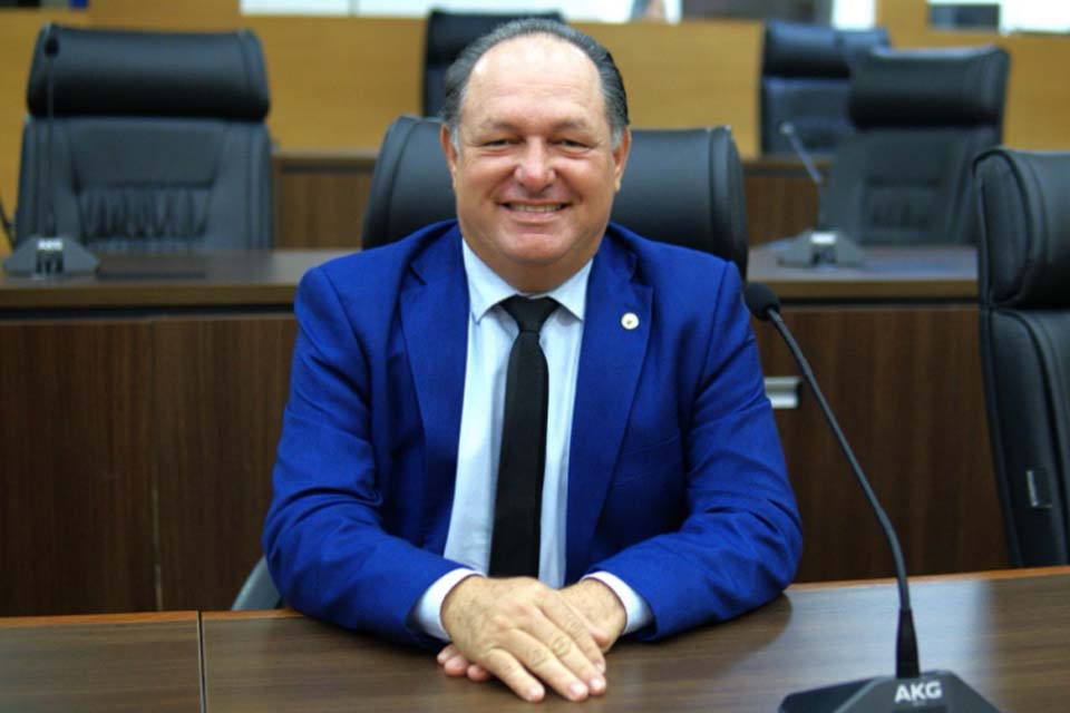 Pedro Fernandes solicita pavimentação da RO-140 e construção de ponte de concreto sobre o Rio Preto em Rio Crespo  