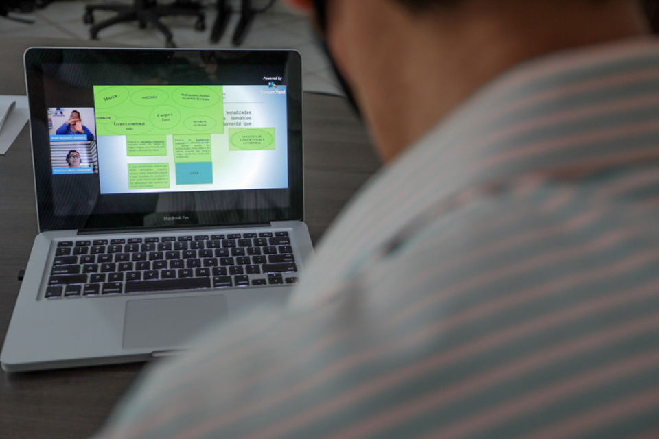  Prefeitura de Porto Velho realiza encontro virtual com os professores de Educação Física