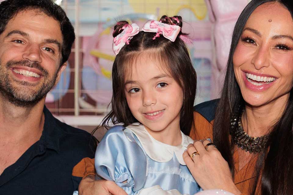 Duda Nagle homenageia Sabrina Sato em aniversário da filha Zoe