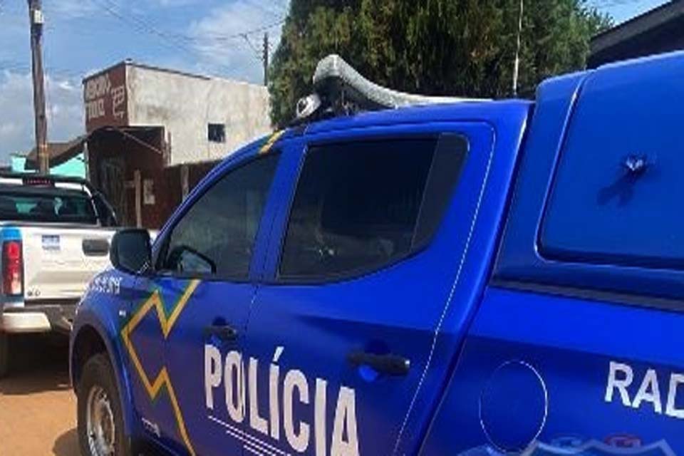 Polícia flagra jovem com tornozeleira eletrônica cultivando maconha