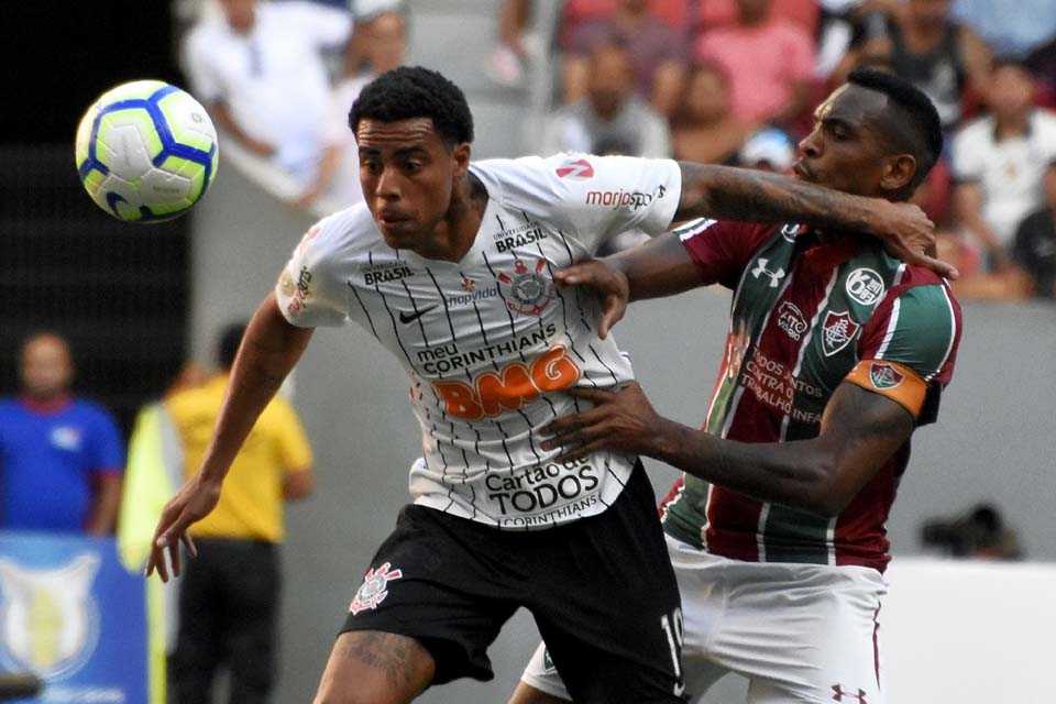 VÍDEO - Cássio falha feio e Fluminense vence o Corinthians