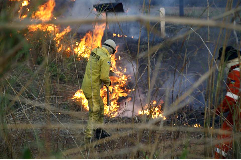 Ações de combate às queimadas e de diagnóstico em bacias de abastecimento de água são realizadas na região Central