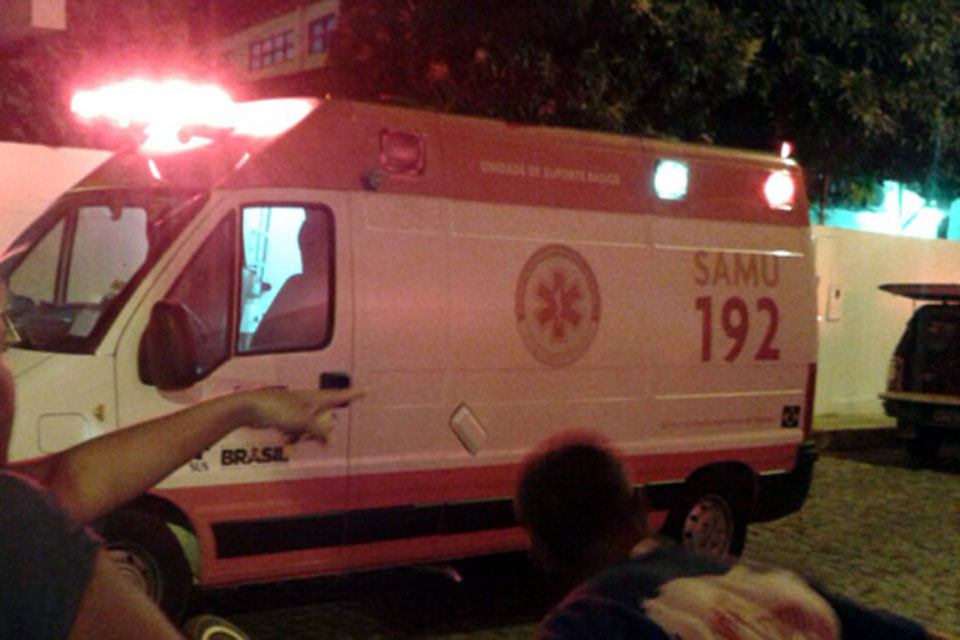 Homem é agredido a golpes de machado após negar emprestar moto